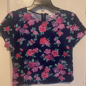 Woman’s floral crop top